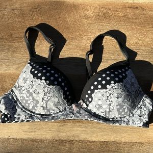 2/$20 Body By Victoria Wireless Bra 36A